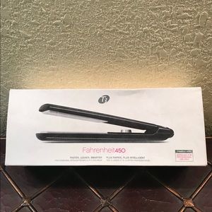 T3 Fahrenheit 450 1” Flat Iron